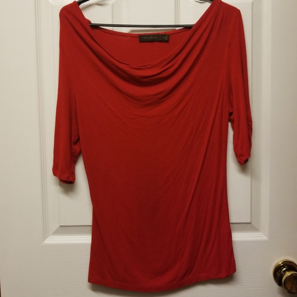 Red 3/4 sleeve shirt